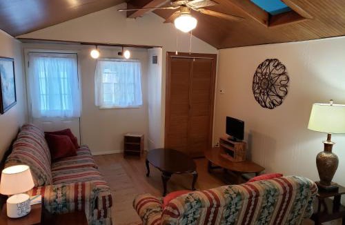 West Belmar Apartment | Quiet 500sf Private Cottage in Belmar Kids & Pets