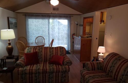 West Belmar Apartment | Quiet 500sf Private Cottage in Belmar Kids & Pets