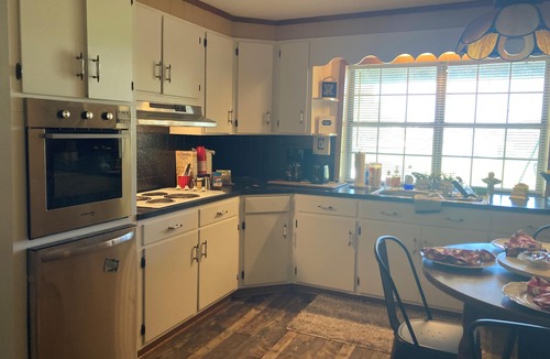 Kodak House | Quiet acreage Exit 407 I 40 Sevierville/Pigeon Forge gateway to the Smokies
