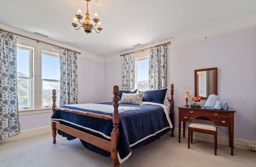 Woodford House | Quiet and Peaceful Century Old Farm House Stunning & Luxurious