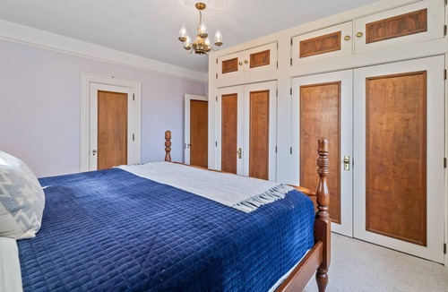 Woodford House | Quiet and Peaceful Century Old Farm House Stunning & Luxurious