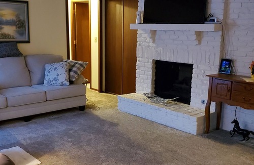 Lincoln House | Quiet, Comfortable, Quick Access to Events