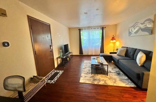 Orange Prairie Apartment | Quiet & Cozy 2BR APT, Black-out Curtains