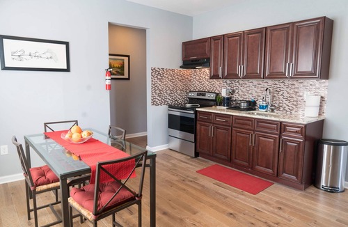 Weequahic House | QUIET & COZY