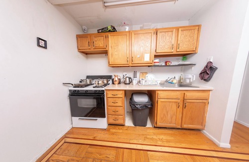 Williamsburg House | Quiet Double room in Williamsburg Ground floor Apartment near Subway