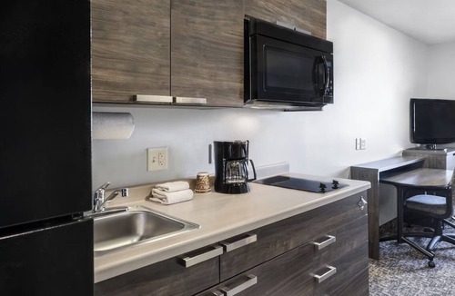 Mitchell Hotel | Quiet Haven with Modern Design Near Lake Mitchell and Dakota Discovery Museum