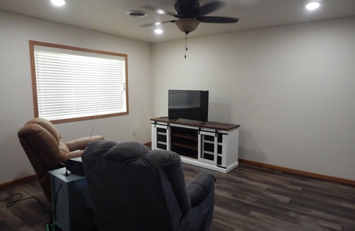 Oakes House | Quiet neighborhood. Walk to downtown. Easy Access. Clean and new.
