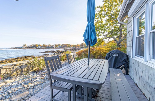 Cape Neddick Cottage | Quintessential Oceanfront Cottage