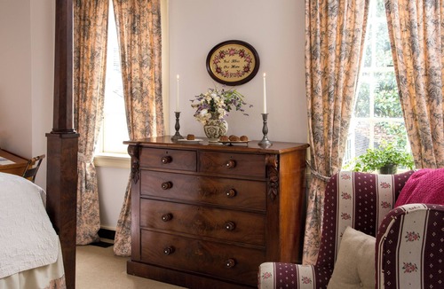Downtown Baltimore Bed & Breakfast | Rachael's Inner Harbor Boutique Inn - The Ella Virginia Suite