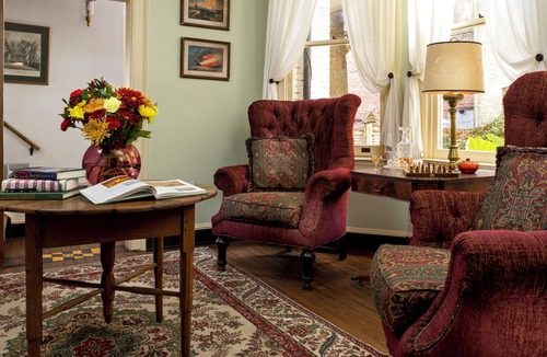 Downtown Baltimore Bed & Breakfast | Rachael's Inner Harbor Boutique Inn - The Ella Virginia Suite