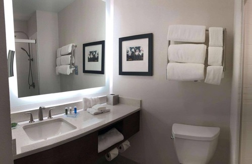 Rockford Hotel | Radisson Hotel and Conference Center Rockford