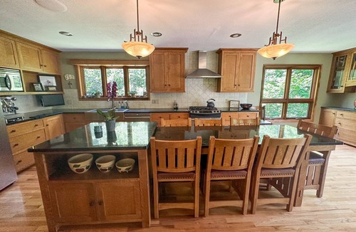 Rapid City House | Rally Rental! Creekside Estate in Magic Canyon
