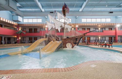Sioux Falls Hotel | Ramada by Wyndham Sioux Falls Airport - Waterpark Resort & Event Center