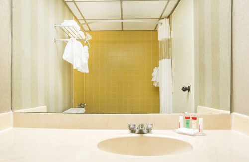 Downtown Hotel | Ramada Hotel & Conf Center by Wyndham Augusta Downtown