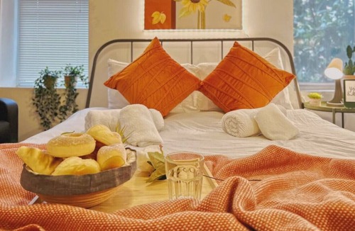 Graduate Hospital Apartment | Ramblei near Rittenhouse Square | Studio - 2F