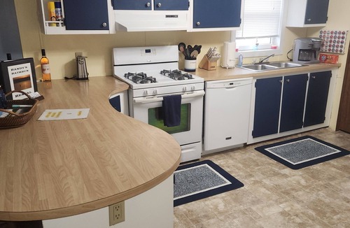Moravia House | Randy's Rathbun Rental #3 Pet-Friendly! Free WIFI