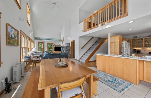 Rangeley House | Rangeley Lake Lodge - On Rangeley Lake with large lawn and close to town!