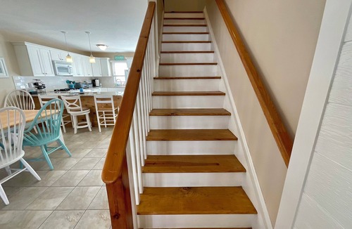 Wildwood Crest House | Recently Renovated 3 Bedroom, 2 Bath Townhome just steps from the Beach!