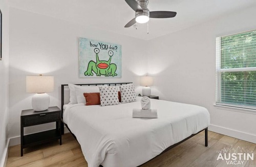 East MLK Apartment | Recently Renovated E Austin Duplex + Free Parking