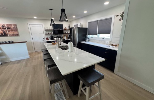 Fairmont House | Recently Renovated Lakefront Retreat on George Lake