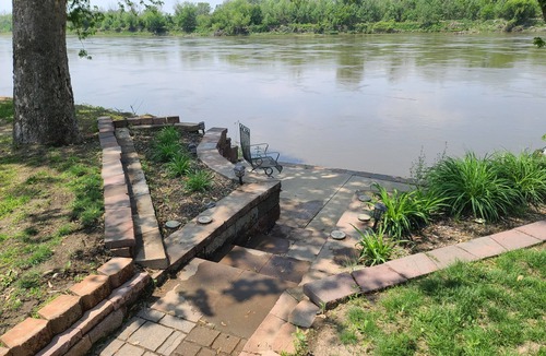 Fremont County RV Rental | Reconnect with nature at this unforgettable escape. Close to the Missouri river