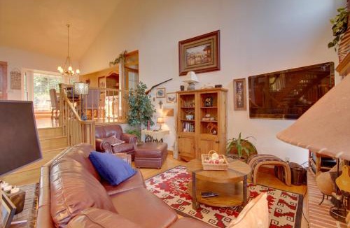 Custer County House | Red Bluff Inn & Retreat w/Entire Ranch on Lake!