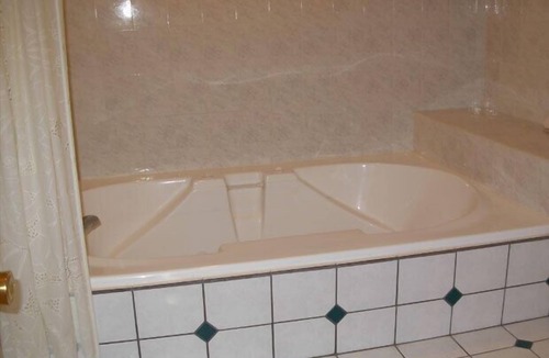 Knoxville Hotel | Red Carpet Motel