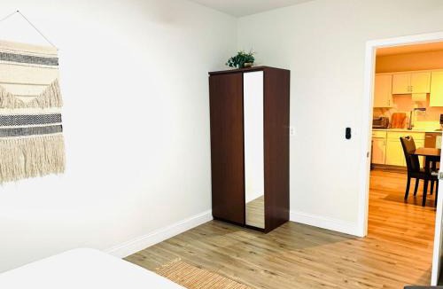 Aldie Apartment | Red Cherry Oasis
