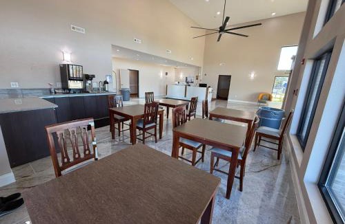Adairsville Hotel | Red Lion Inn & Suites Adairsville