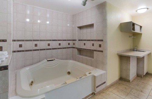 Woodlawn Hotel | Red Roof Inn Baltimore