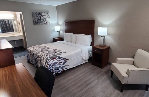 LaGrange Hotel | Red Roof Inn LaGrange