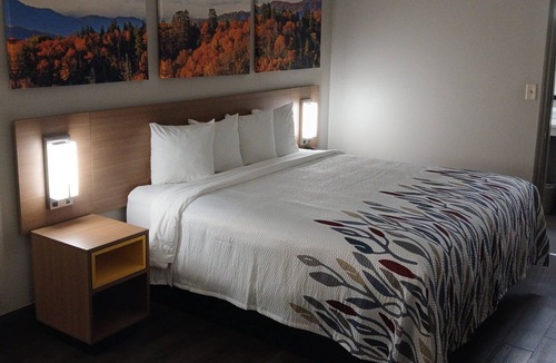 Leeds Hotel | Red Roof Inn Leeds