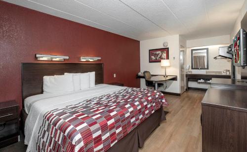 Mount Laurel Hotel | Red Roof Inn Mt Laurel