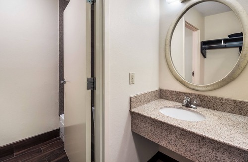 Murfreesboro Hotel | Red Roof Inn Murfreesboro