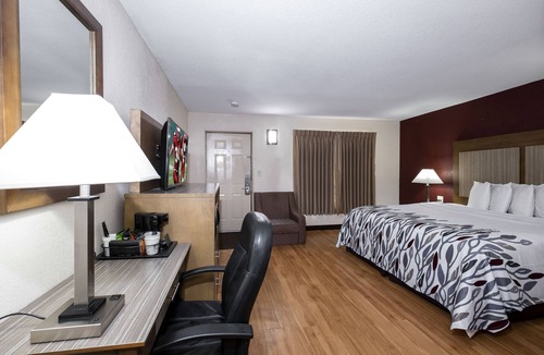 Neptune City Hotel | Red Roof Inn Neptune - Jersey Shore