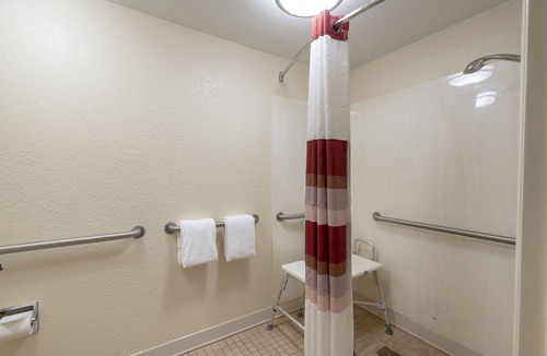 Lutherville Timonium Hotel | Red Roof Inn PLUS+ Baltimore North - Timonium