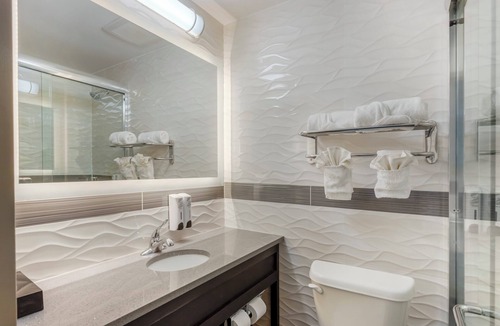 Ditmas Park Hotel | Red Roof Inn PLUS+ Brooklyn - Flatbush Ave