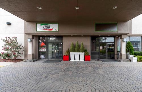 Carteret Hotel | Red Roof Inn PLUS Woodbridge - Carteret