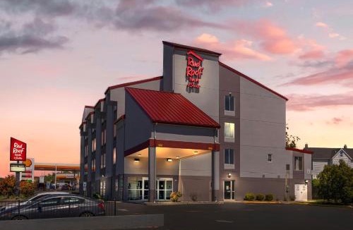 Bellmawr Hotel | Red Roof Inn & Suites Philadelphia - Bellmawr