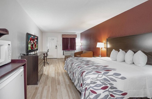 Rome Hotel | Red Roof Inn & Suites Rome