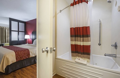 Scottsboro Hotel | Red Roof Inn & Suites Scottsboro