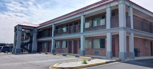 Scottsboro Hotel | Red Roof Inn & Suites Scottsboro