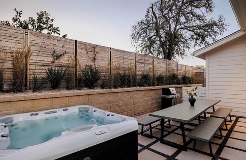 East MLK House | Refined Luxury Austin Escape | Hot Tub