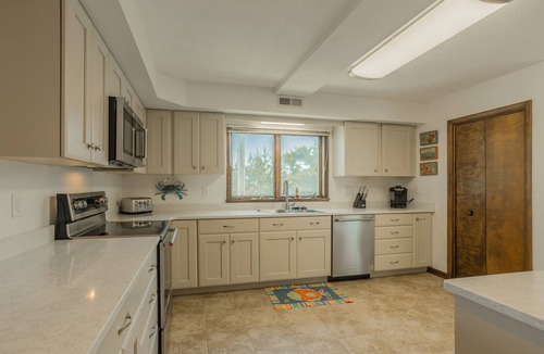 South Rehoboth House | Rehoboth Beach Ocean Front Dog Friendly Sleeps 12
