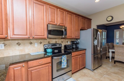 The Commons House | Reilly's Roost a Beautiful 3 bed, 2.5 bath home located in Bayside Community with Indoor/Outdoor pools, Fitness, Tennis, On-site Restaurant, Bay & More! Many Child Friendly Travel Accommodations!