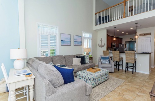 The Commons House | Reilly's Roost a Beautiful 3 bed, 2.5 bath home located in Bayside Community with Indoor/Outdoor pools, Fitness, Tennis, On-site Restaurant, Bay & More! Many Child Friendly Travel Accommodations!