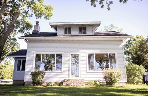 Spicer Cabin | Relax by the Waterfront at The Alvig House on Green Lake