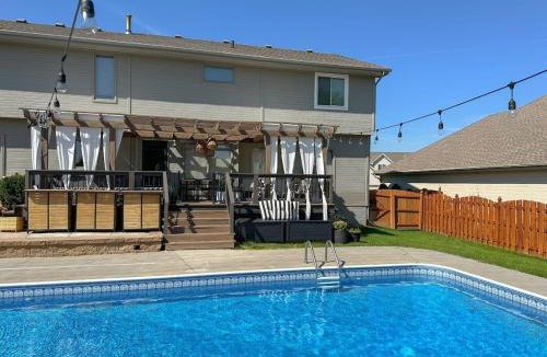 Jefferson House | Relax in Style 5BR Home Hot Tub & Games