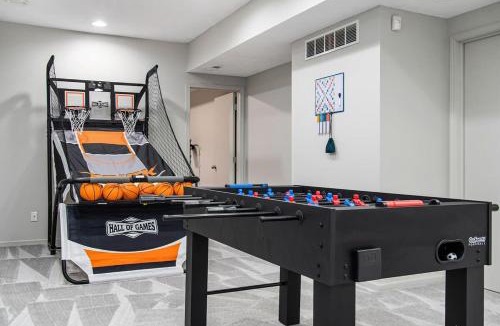 Jefferson House | Relax in Style 5BR Home Hot Tub & Games
