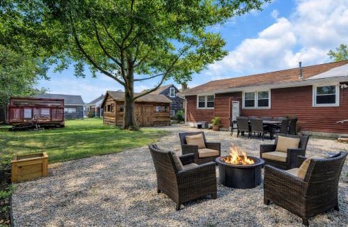 Ocean Gate House | Relaxed Ocean Gate Shore Getaway 3BR with Sofa Bed Fireplace and Parking